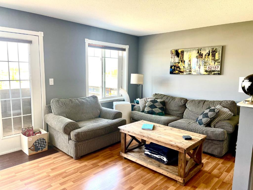 Top Floor Riverfront Condo with Stellar Sunsets!
