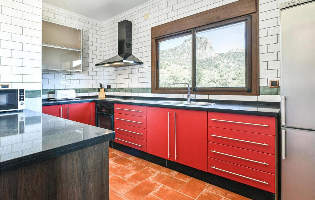 Amazing Home In El Jaral With Wifi, Private Swimming Pool And 2 Bedrooms photo 4