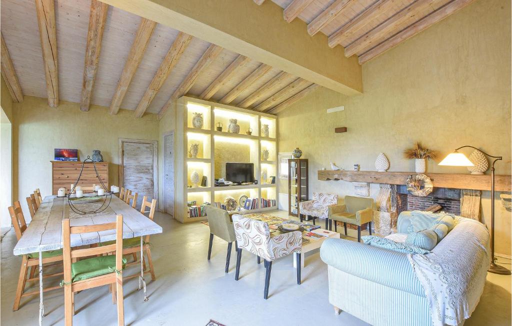 Stunning Home In Caltagirone With Private Swimming Pool, Outdoor Swimming Pool And Swimming Pool photo 1