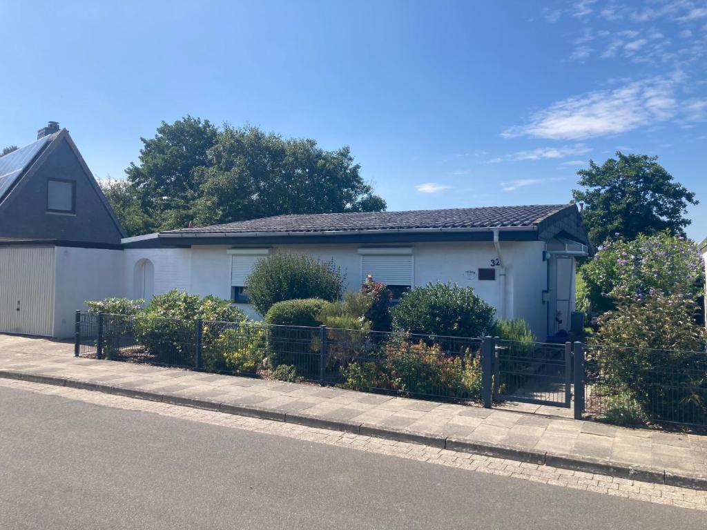 Ferienhaus Frische Brise direkt am Nordsee Deich photo 1