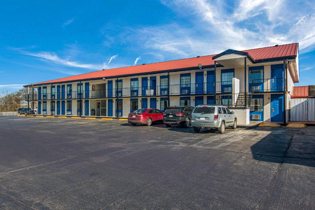 Rodeway Inn Broken Bow-Hochatown photo 2