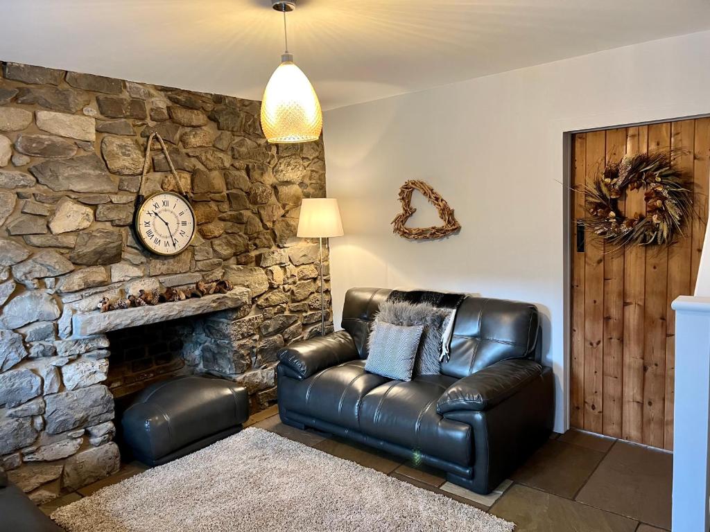 Gorgeous 2-Bed Cottage in Penderyn Brecon Beacons photo 2