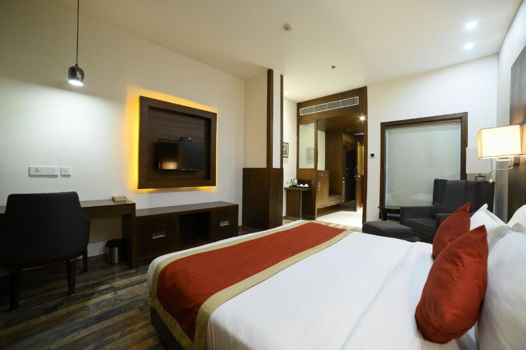 HOTEL ROYAL CHURU photo 1