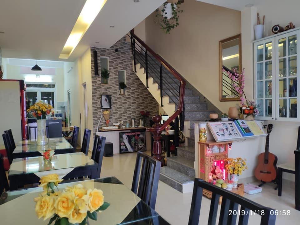 Pretty Backpackers House