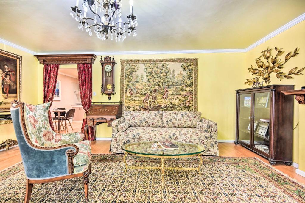 Pasadena Home with Grapevine Covered Porch! photo 3