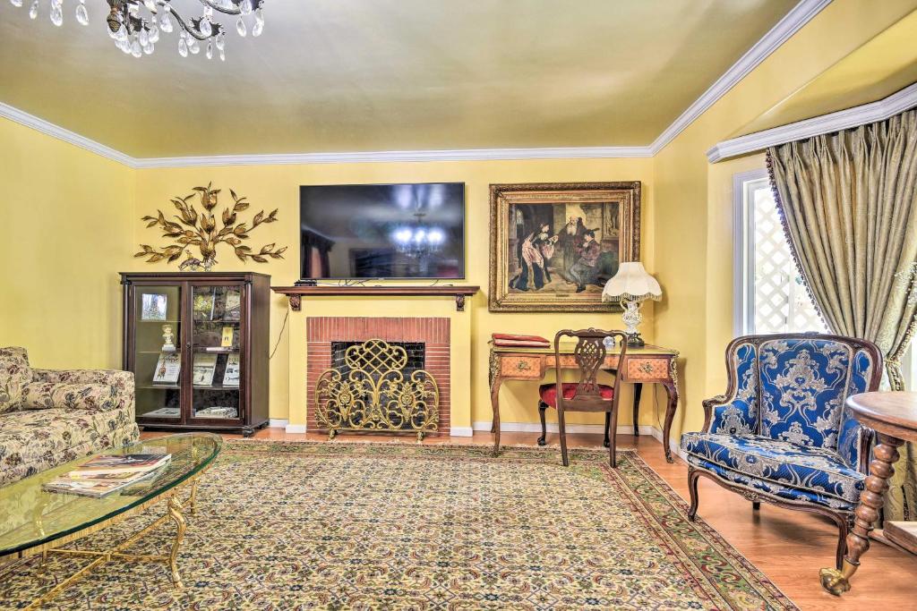 Pasadena Home with Grapevine Covered Porch! photo 4