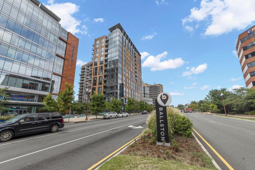 Placemakr Marymount Ballston photo 1