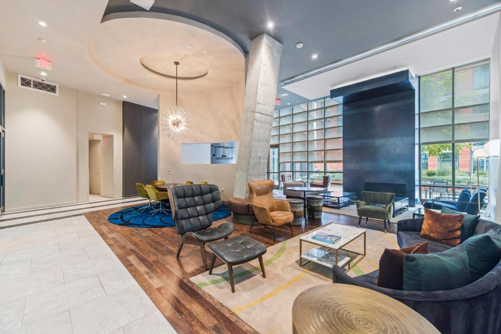 Placemakr Marymount Ballston photo 4
