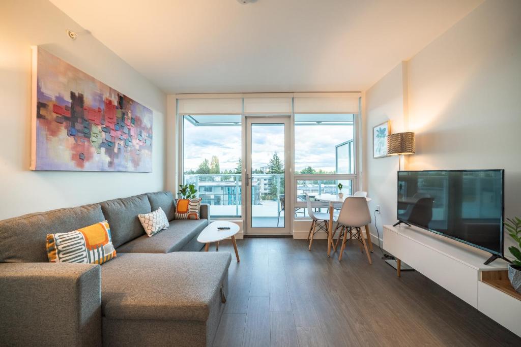 Charming Oasis Close to Airport & Downtown Views photo 1