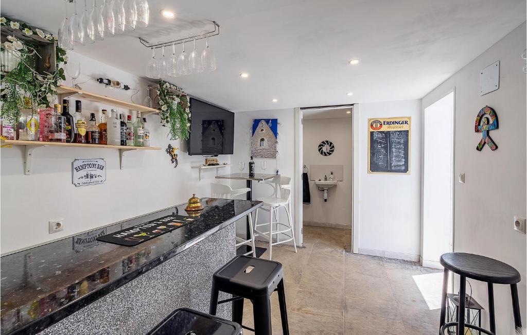 Amazing Apartment In Roquetas De Mar With Wifi, Swimming Pool And Outdoor Swimming Pool photo 3