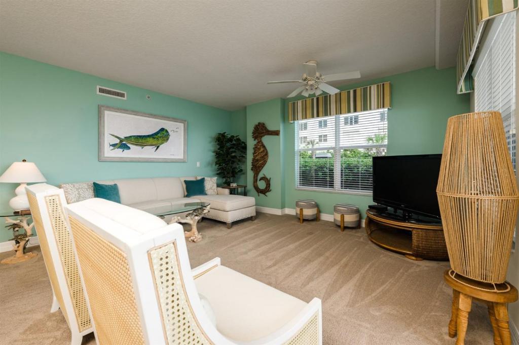 Unit 103 Opus - 3 Bedroom Ocean Front photo 3