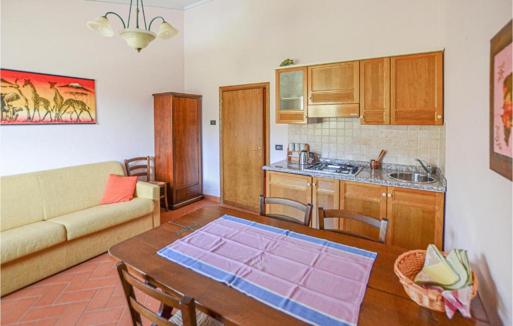 Stunning Apartment In Castiglion Fiorentino With Outdoor Swimming Pool, Wifi And 1 Bedrooms photo 1