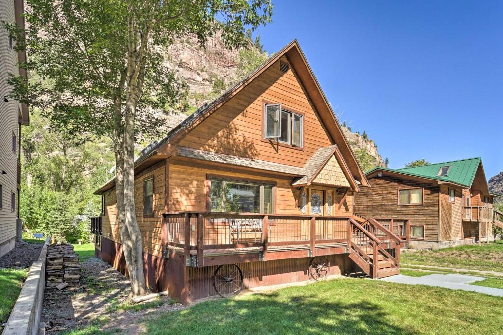 Updated Mtn Home with Deck on Uncompahgre River photo 2
