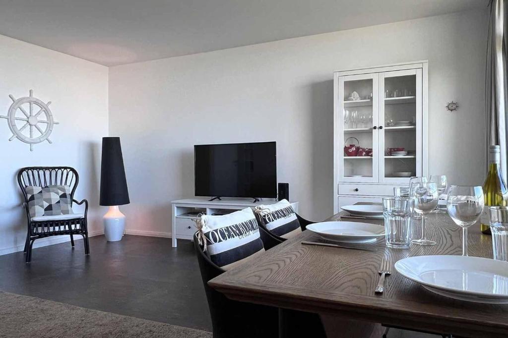 Ferienwohnung-86-mit-Panorama-Meerblick-im-Strandhochhaus-Doese photo 1