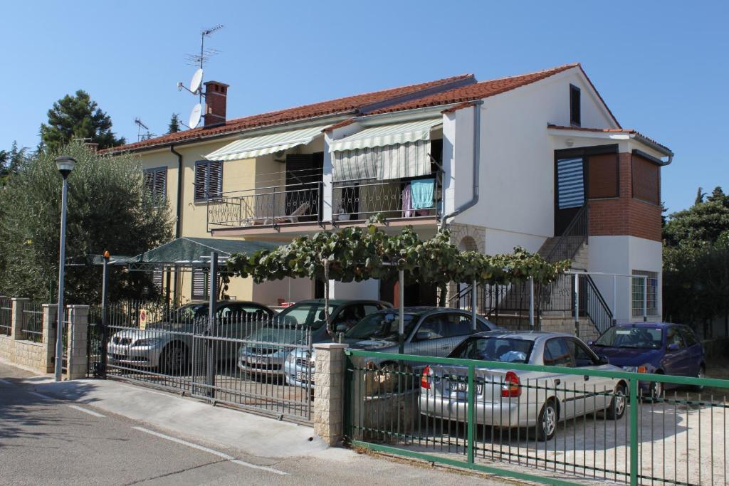 Apartment Novigrad 6979b photo 1
