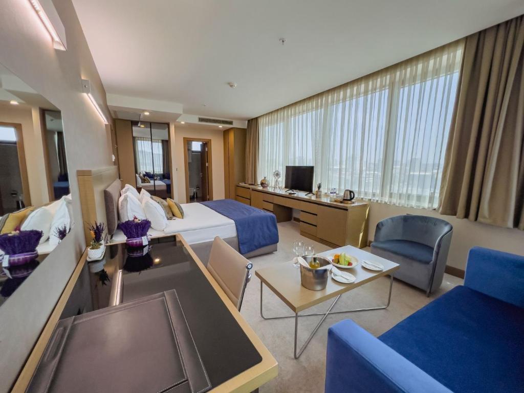 La Quinta by Wyndham Istanbul Gunesli photo 1