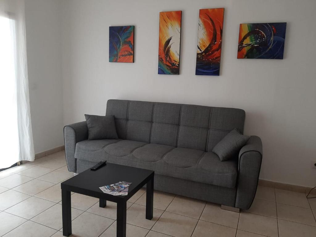 Fantastic 3 Bedrooms MAREVERDE, WIFI free - Tap to explore photos