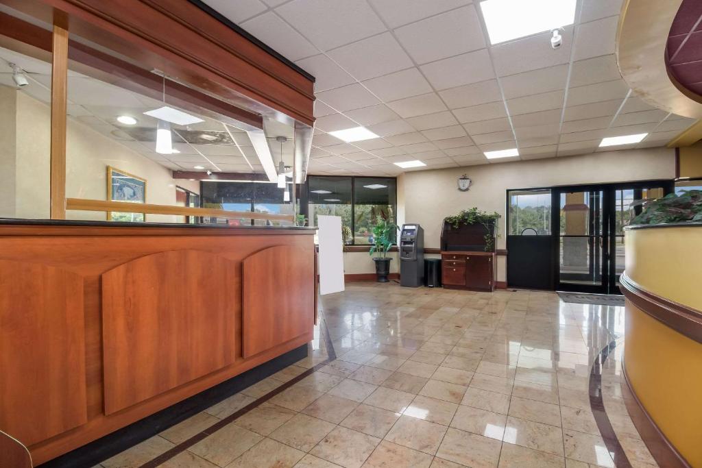 Suburban Studios photo 2