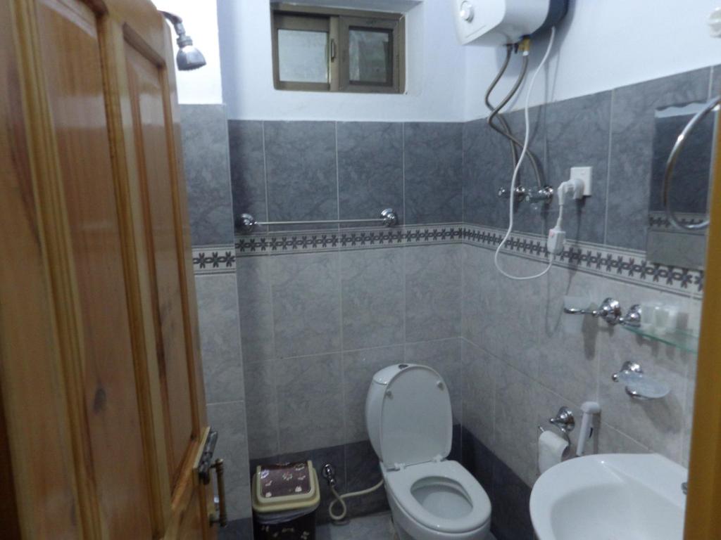 Canari Hotel kashmir view photo 3