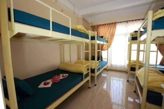 Pretty Backpackers House