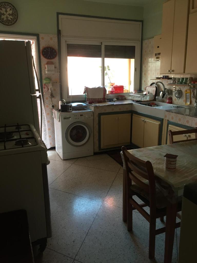 Room in Guest room - Property located in a quiet area close to the train station and town photo 3