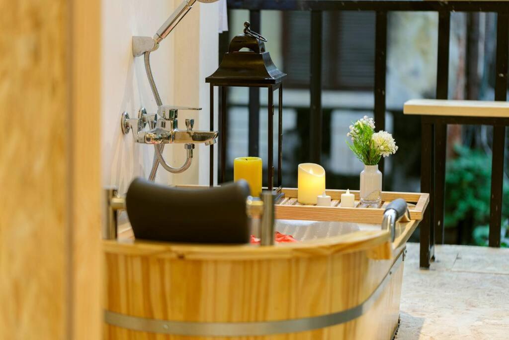 Homestay CHẤT *OldQuarterView2-UniqueBalcony