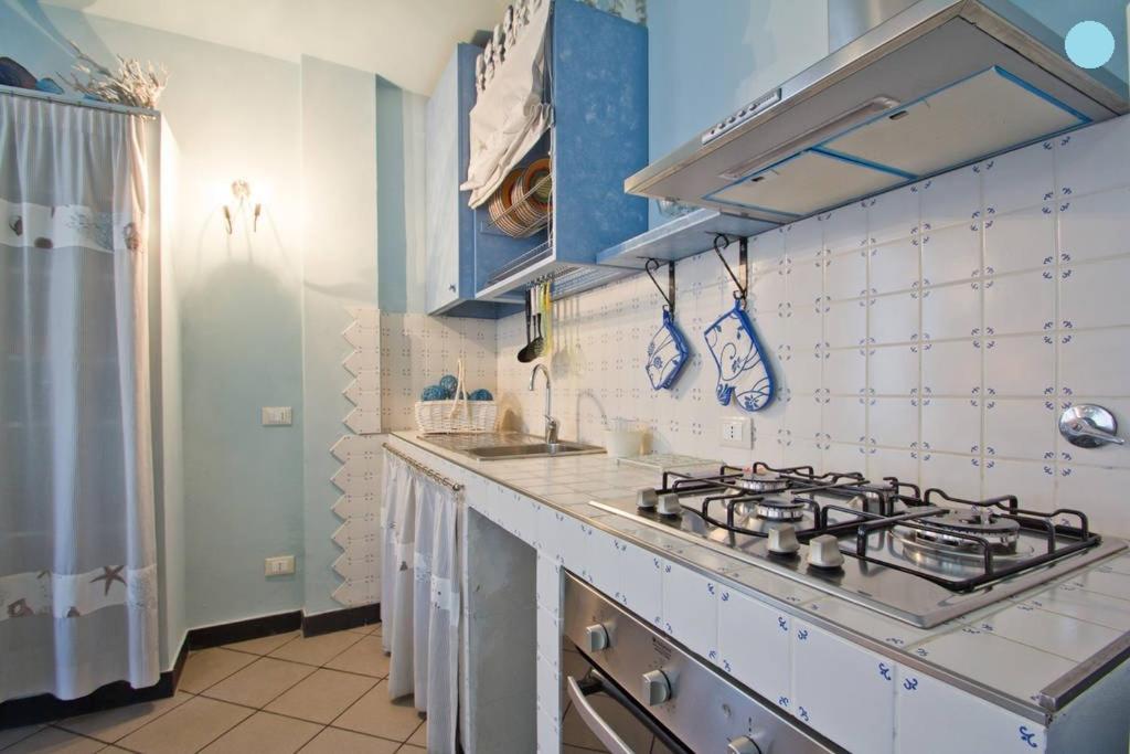 Case Vacanze Borgo Marina IMPERIA photo 3