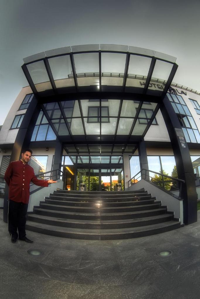 Hotel Lav Vukovar photo 3