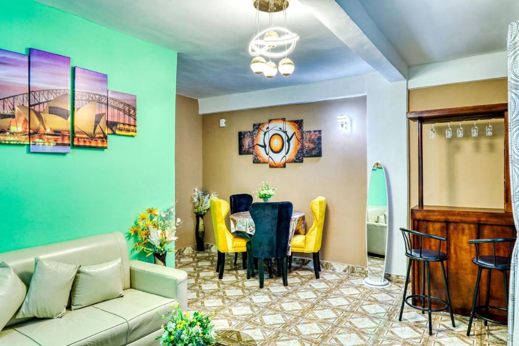 Beautiful- 1 Bedroom Apartment - Parking on site photo 2