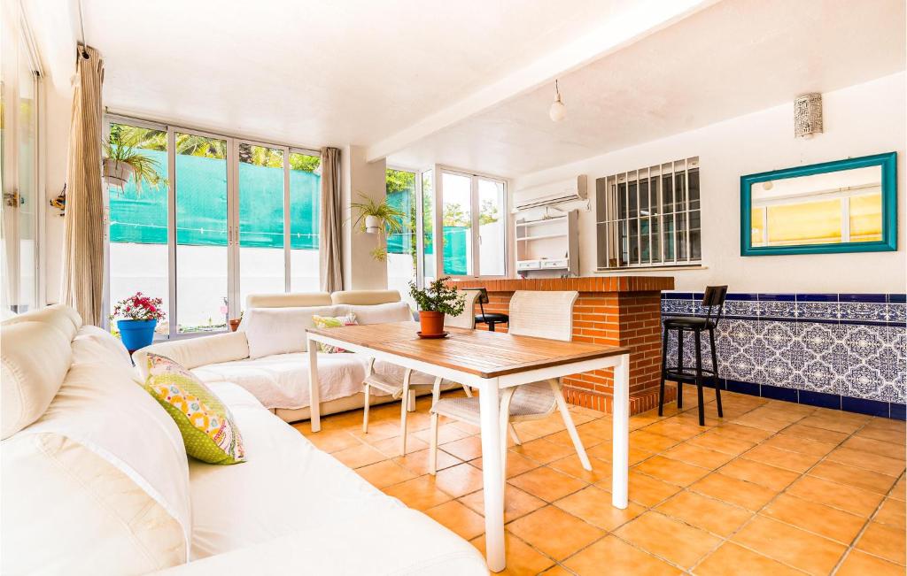 Stunning Home In Valencina De La Concep With Outdoor Swimming Pool, Wifi And 3 Bedrooms photo 3