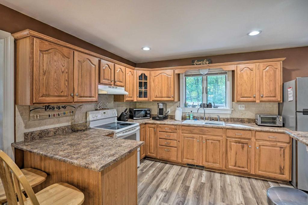 Pet-Friendly Saratoga Springs Home with Pool! photo 1