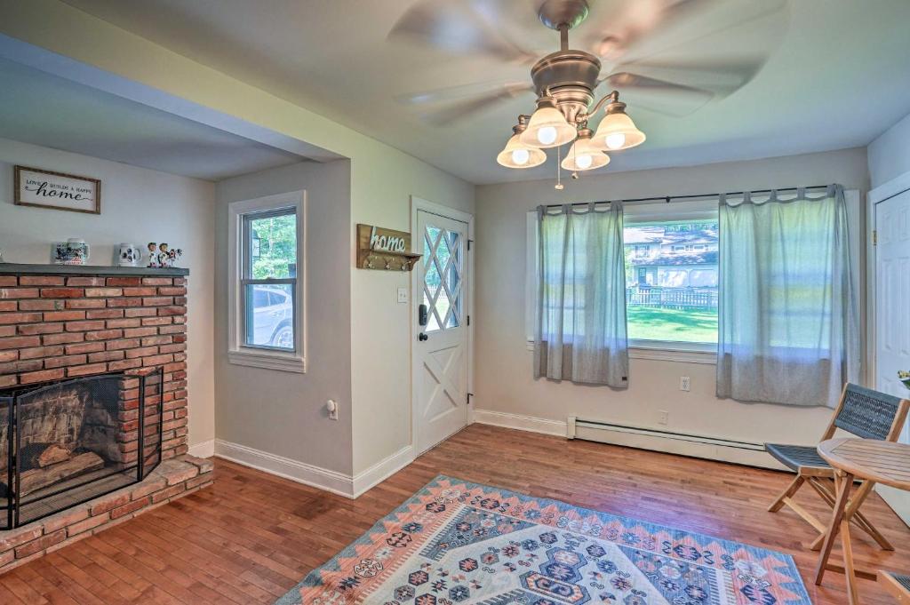 Pet-Friendly Saratoga Springs Home with Pool! photo 3