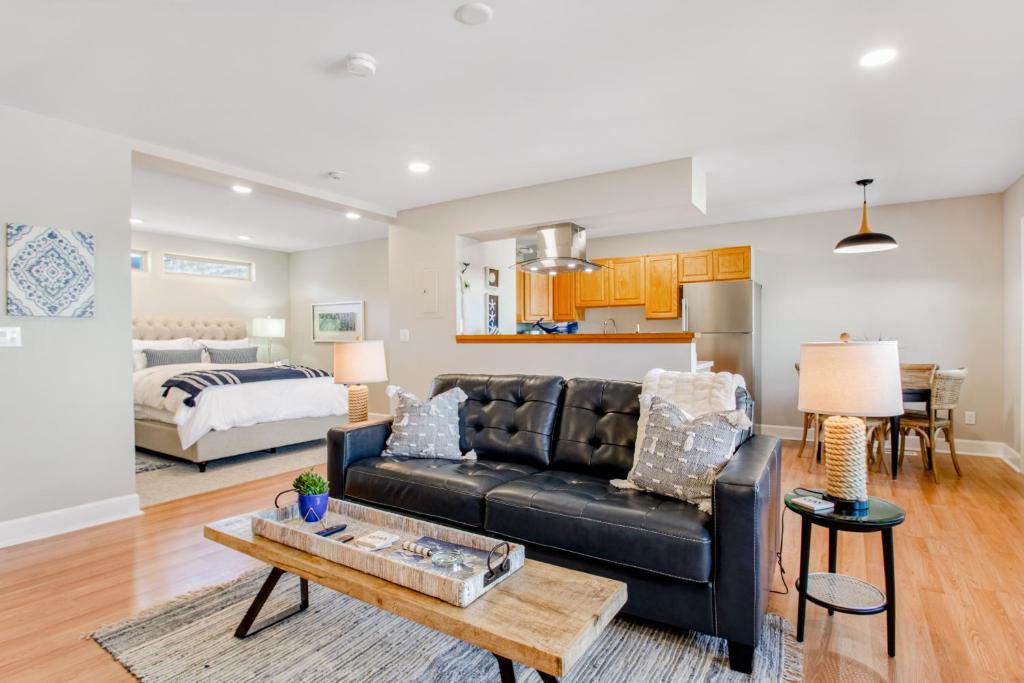 Port Angeles Water View Loft photo 2