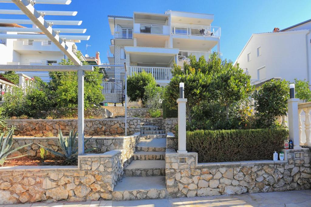 Apartments by the sea Okrug Donji, Ciovo - 19974 photo 2