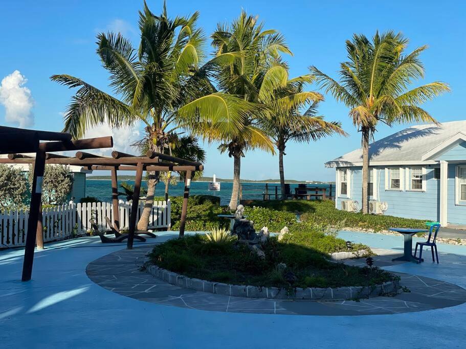 Beautiful Villa just steps away from the beach! photo 2