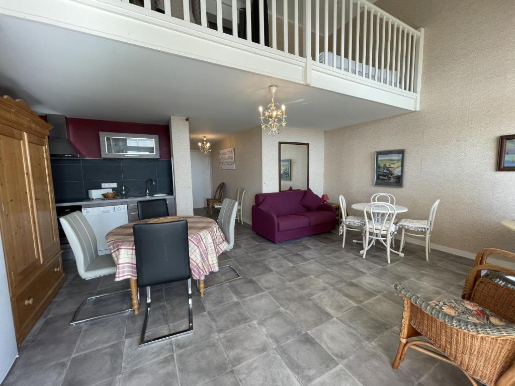 Appartement Jullouville, 2 pièces, 4 personnes - FR-1-361-32 photo 2