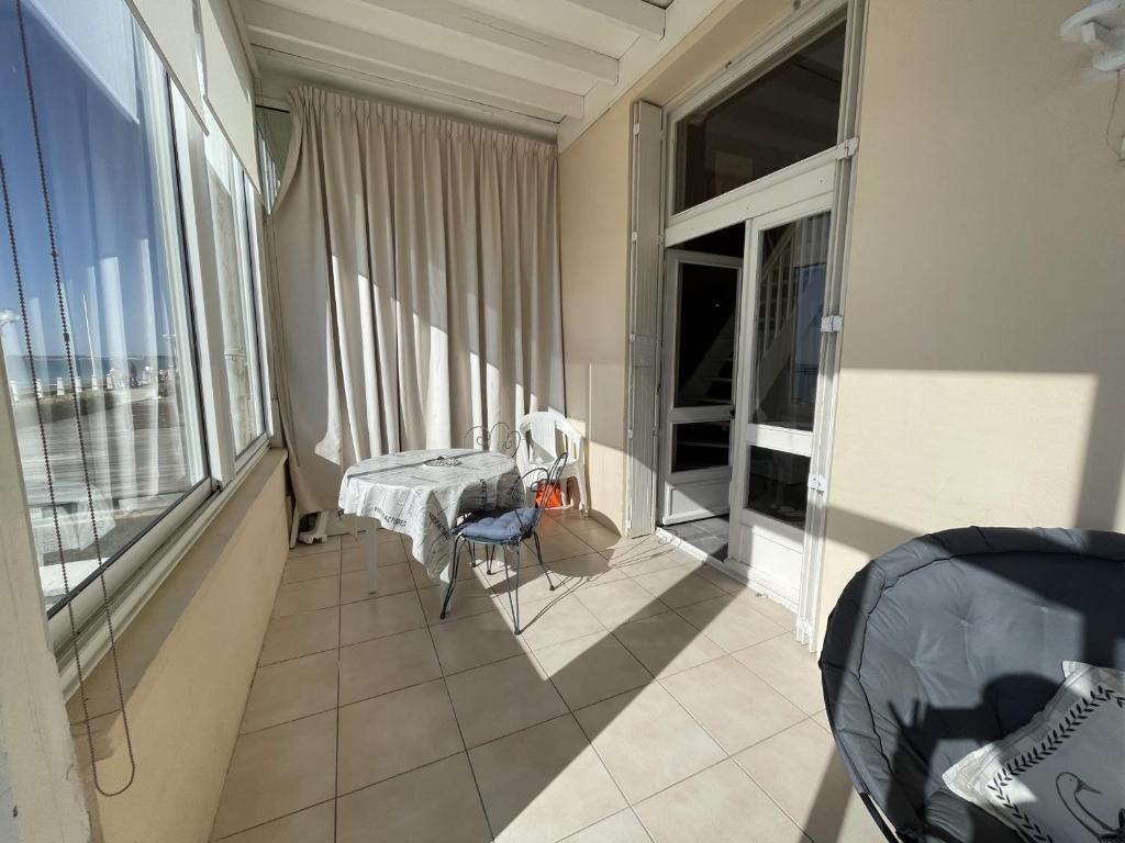 Appartement Jullouville, 2 pièces, 4 personnes - FR-1-361-32 photo 4