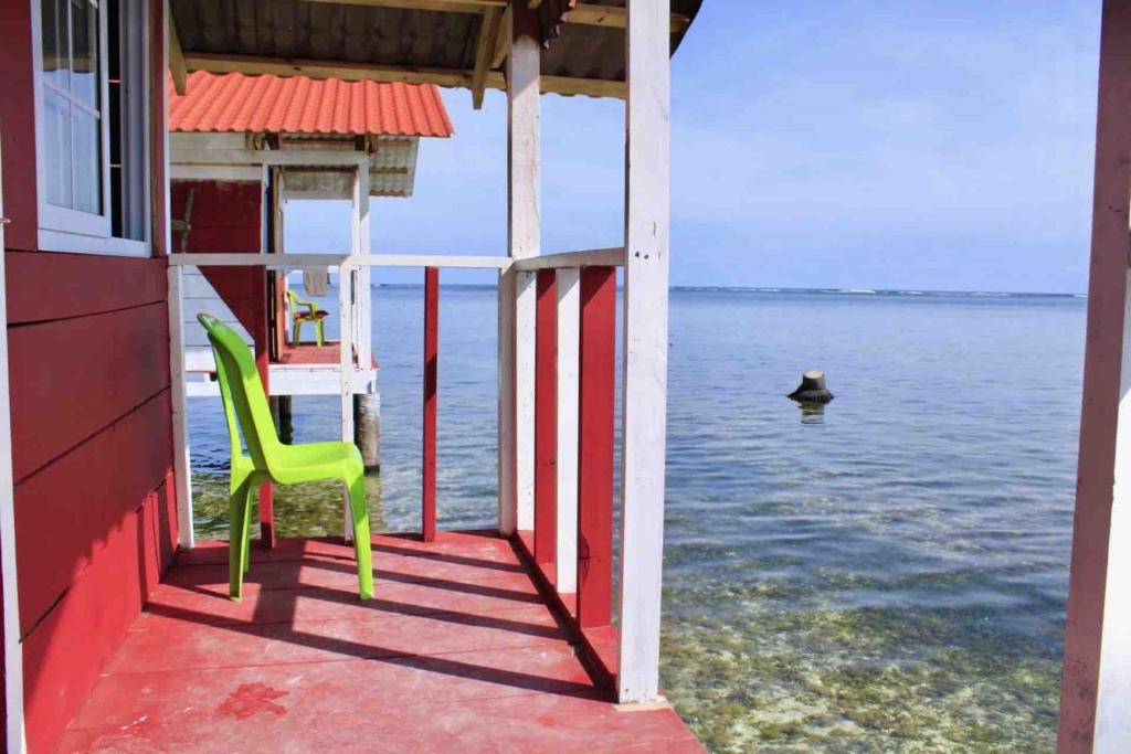Private Over-Water Cabin on paradise San Blas island photo 2