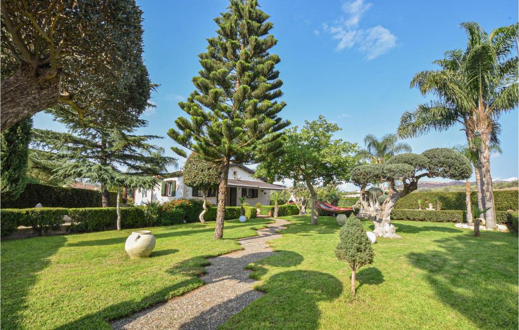 Stunning Home In Chiaramonte Gulfi With Wifi, 3 Bedrooms And Outdoor Swimming Pool photo 1