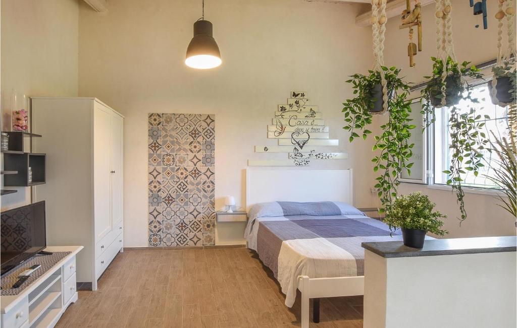 Stunning Home In Chiaramonte Gulfi With Wifi, 3 Bedrooms And Outdoor Swimming Pool photo 3