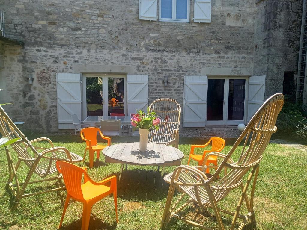 Maison du XVème au cœur du village médiéval photo 1