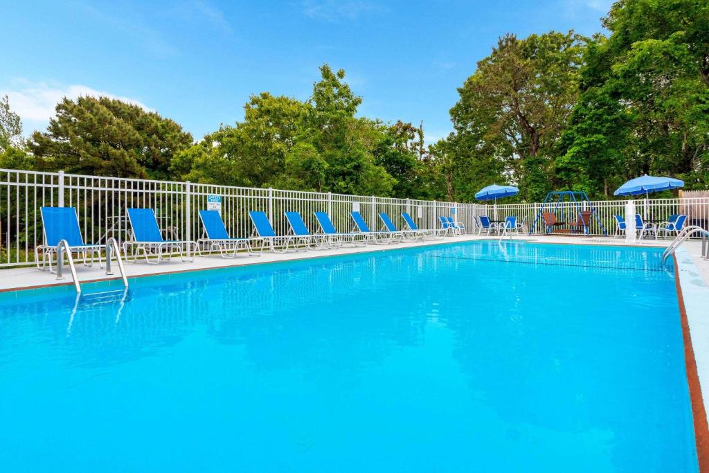 Travelodge by Wyndham Cape Cod Area photo 4