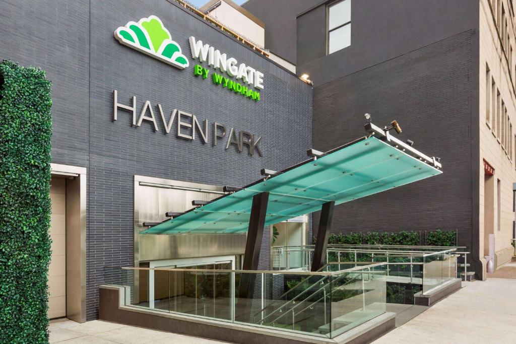Wingate by Wyndham Bronx/Haven Park image