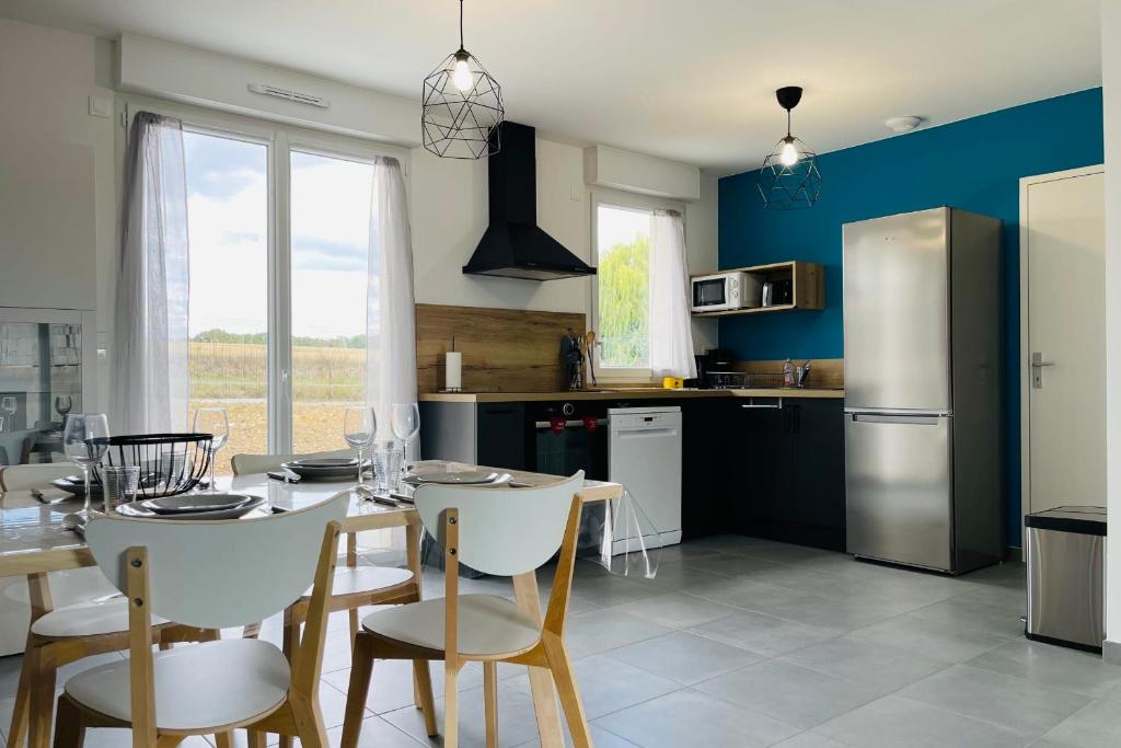 Spacious modern house near the Golf of Ardrée photo 4