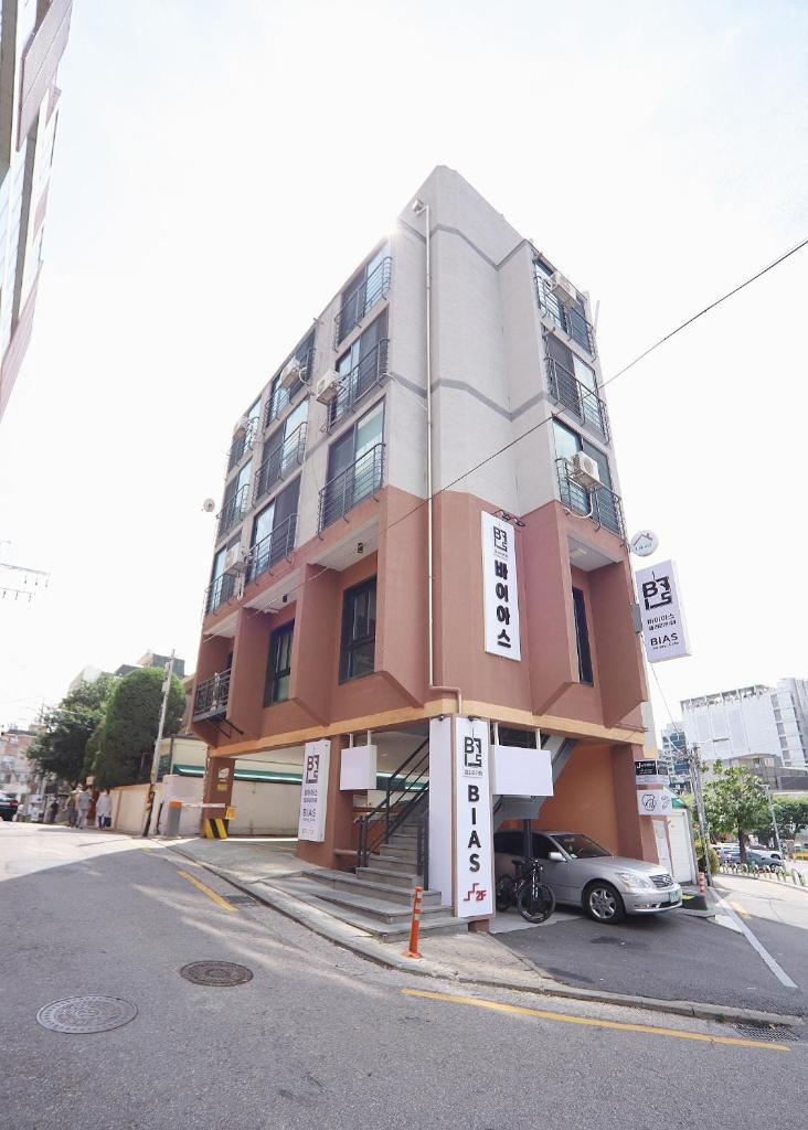 LikeU Guest house - Tap to explore photos