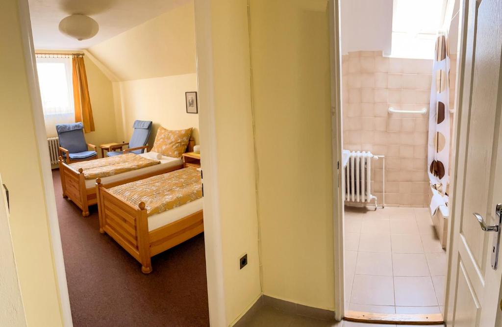 Ubytování Kubantovi Room Type - Twin Room with Bathroom