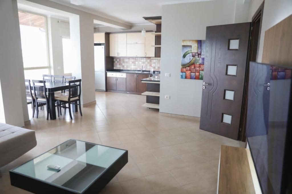 Luis Penthouse photo 1