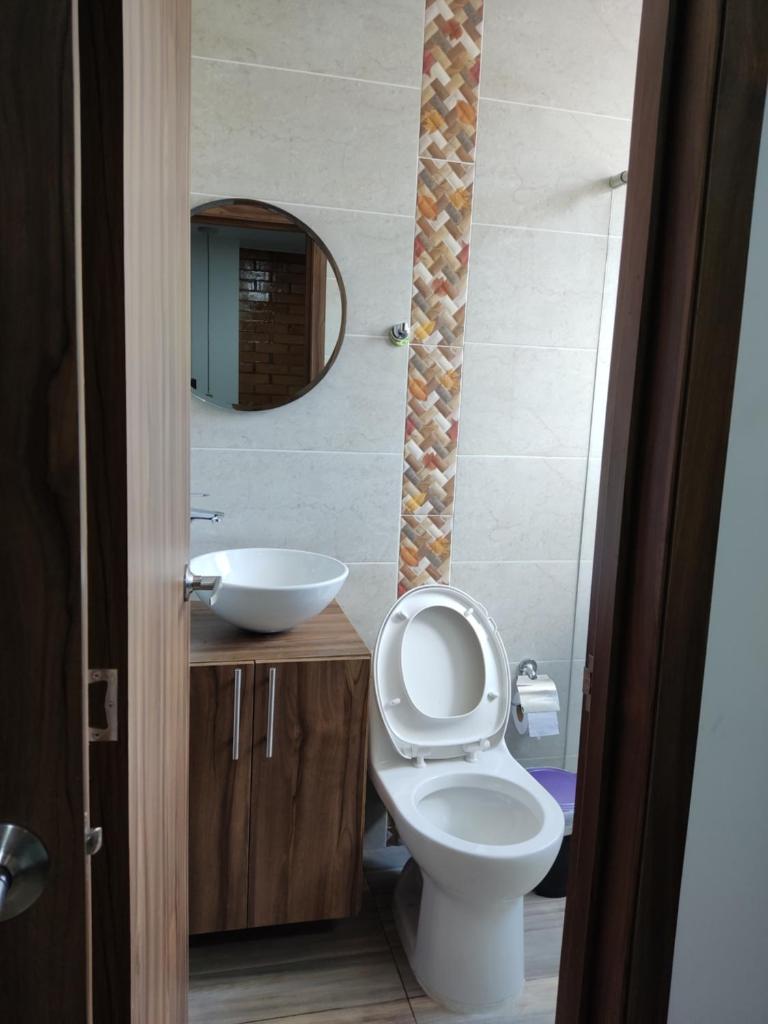 Hermoso y Cómodo Apartamento--Excelente Ubicación photo 3