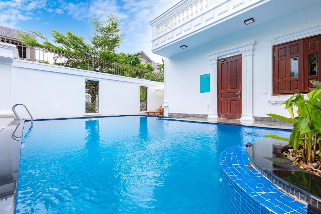 Palm Villa 37 ( Luxury 7 phòng ngủ- 9 wc) Vũng Tàu