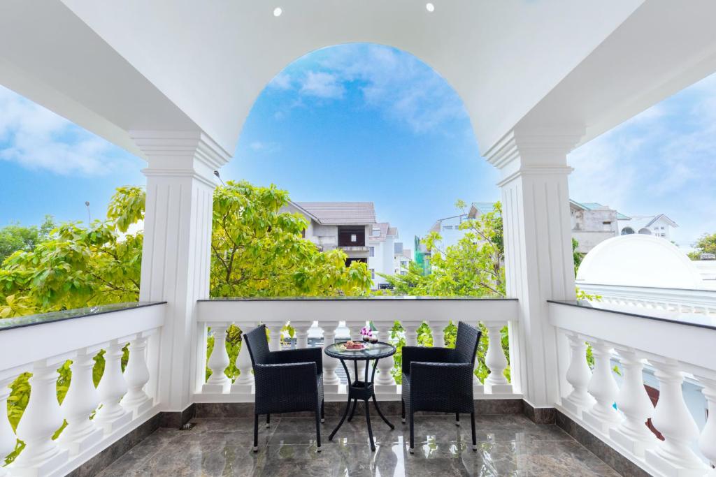 Palm Villa 37 ( Luxury 7 phòng ngủ- 9 wc) Vũng Tàu